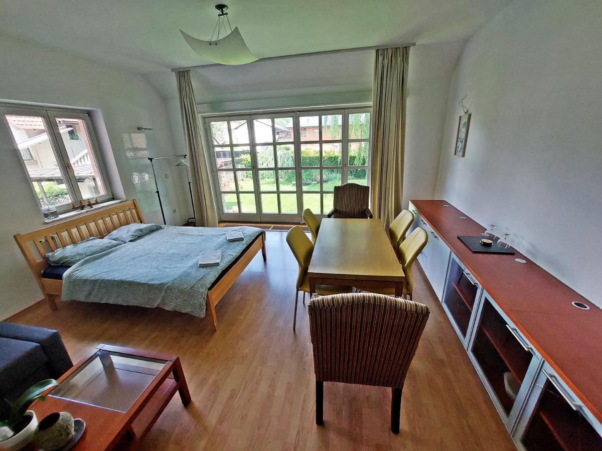 Hotel R24, Rose House Lublana Zewnętrze zdjęcie